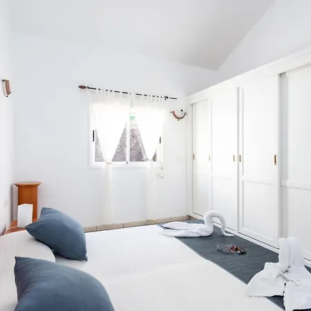Casa Naranja: Family-Friendly Villa with Heated Pool and BBQ Poris de Abona Exterior photo